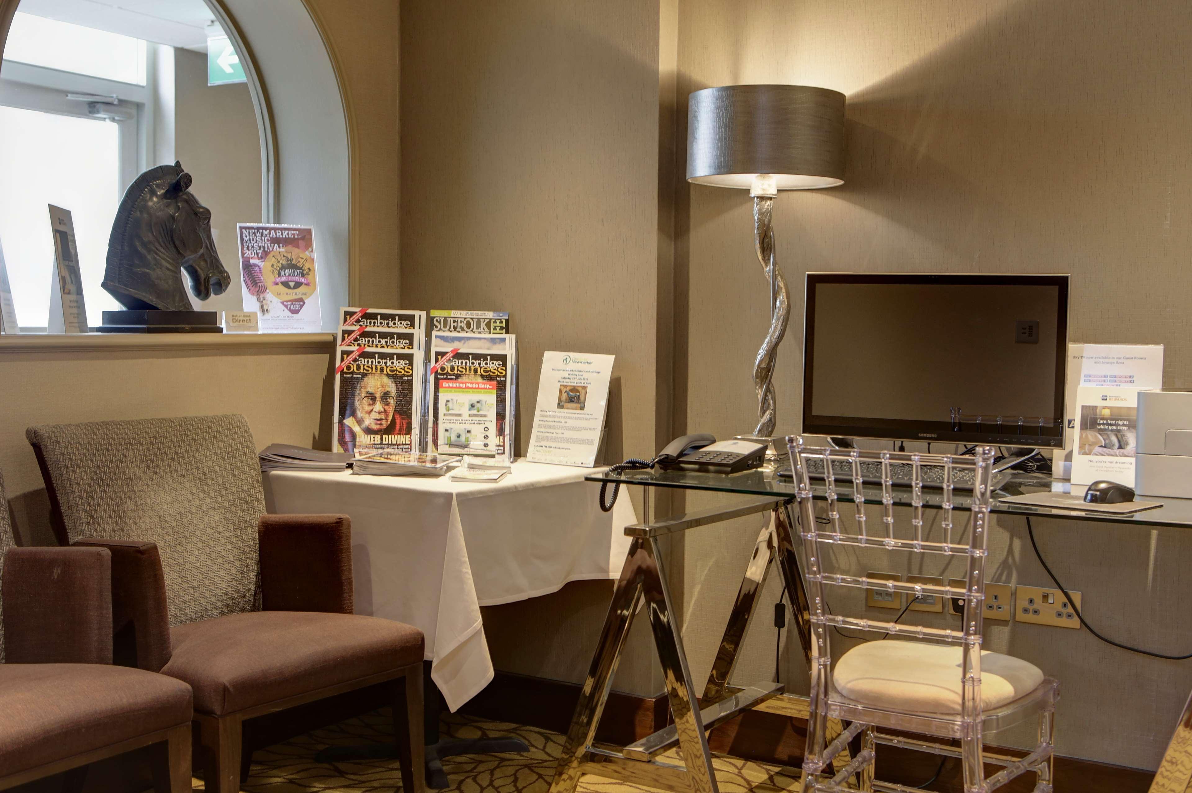 Best Western Heath Court Hotel Нюмаркет Екстериор снимка