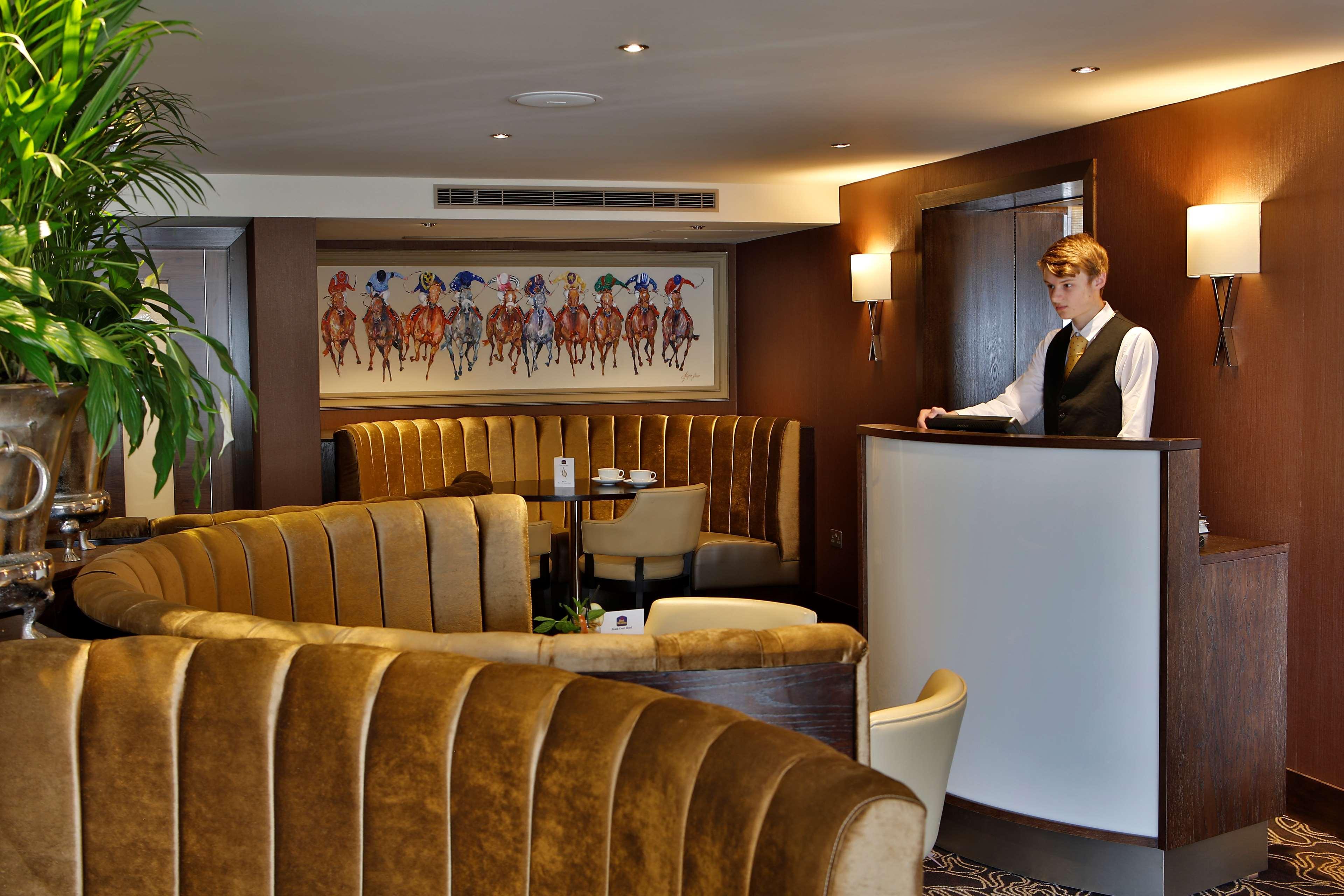 Best Western Heath Court Hotel Нюмаркет Екстериор снимка