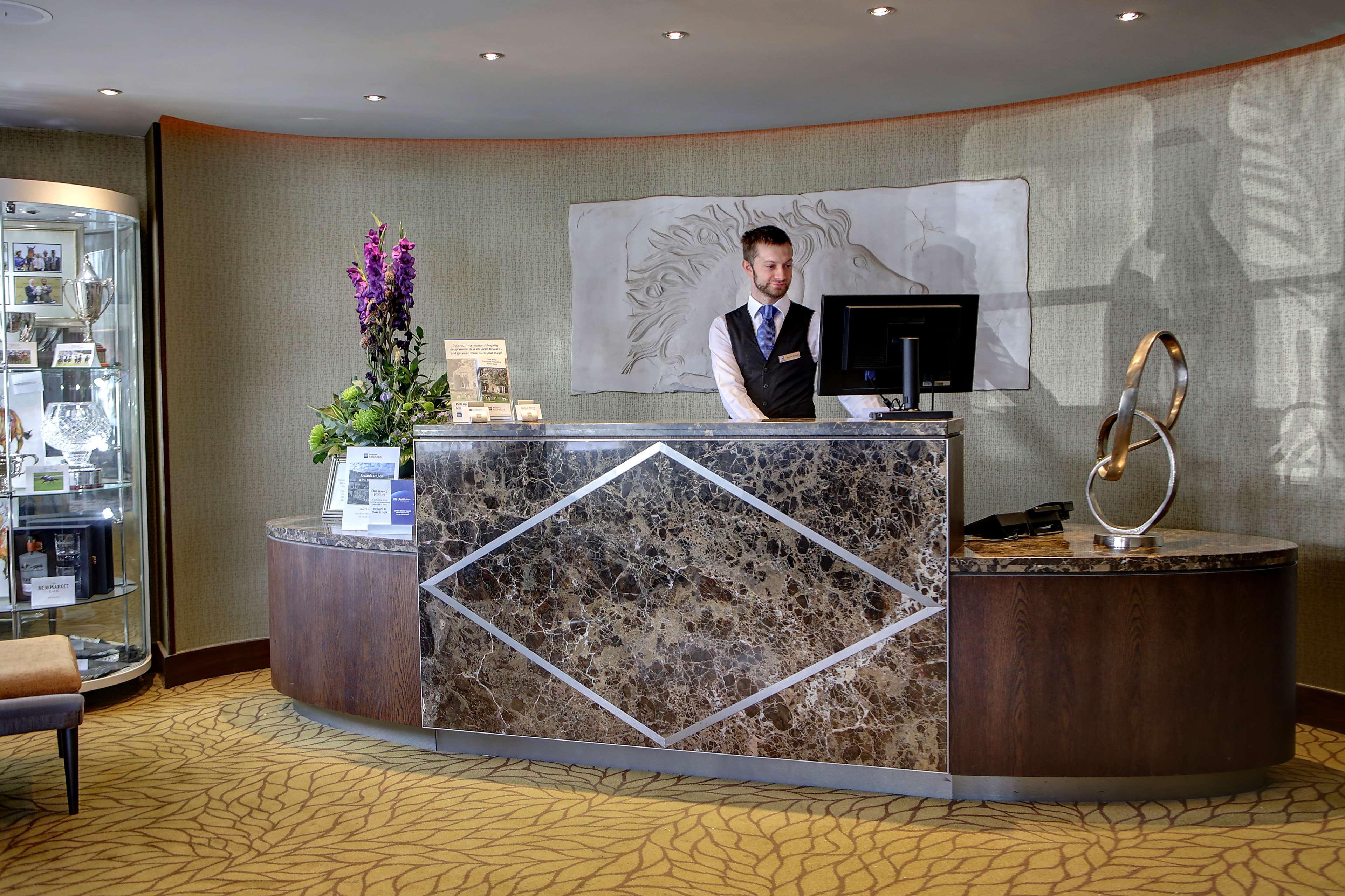 Best Western Heath Court Hotel Нюмаркет Екстериор снимка