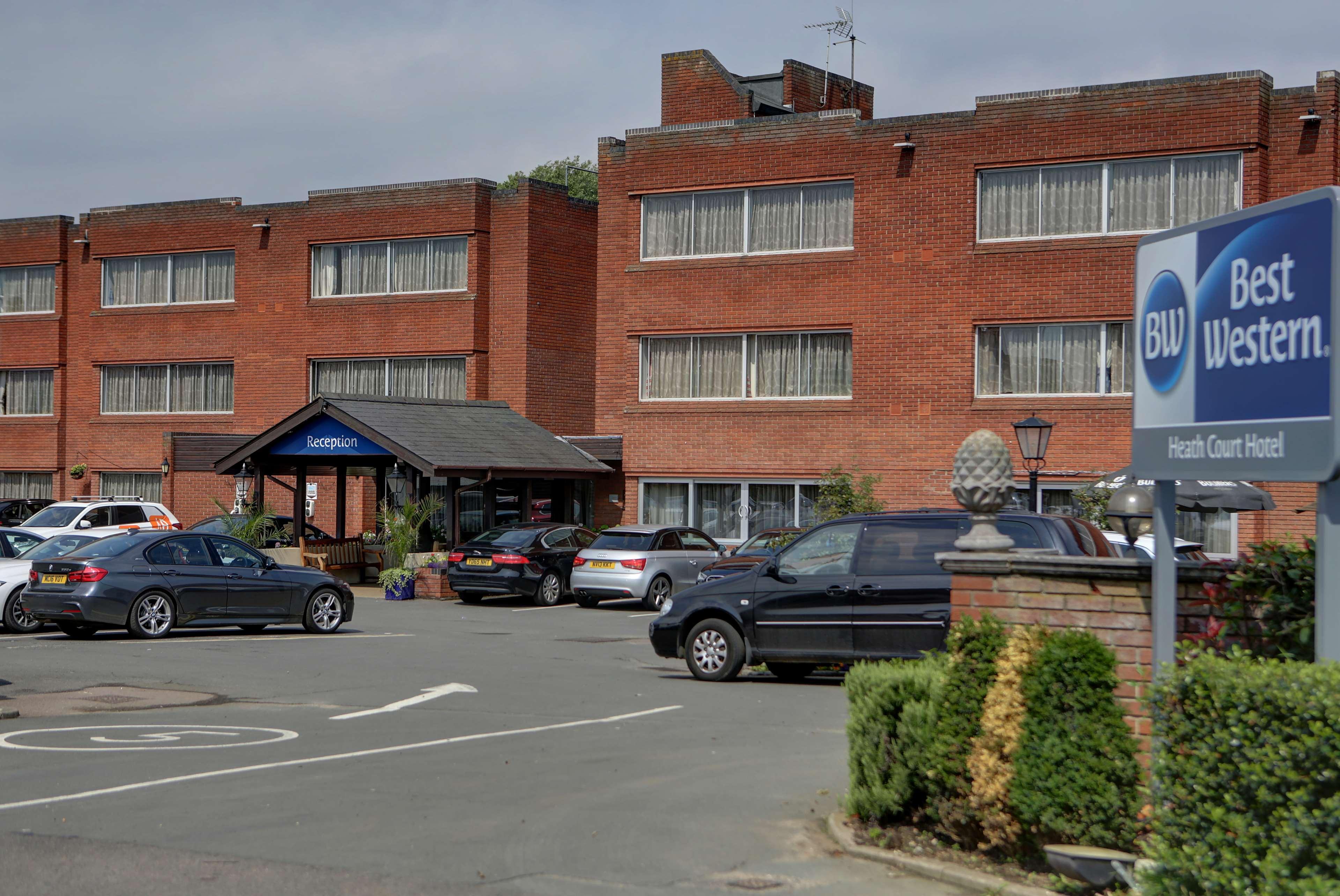 Best Western Heath Court Hotel Нюмаркет Екстериор снимка